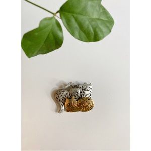 Vintage 80s Cat Brooch by Ultra Craft Mixed Metal Cat Pin Retro Cat Jewelry